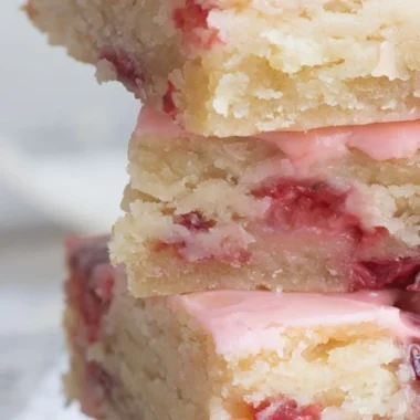 Fresh and tasty strawberry bars ready to enjoy