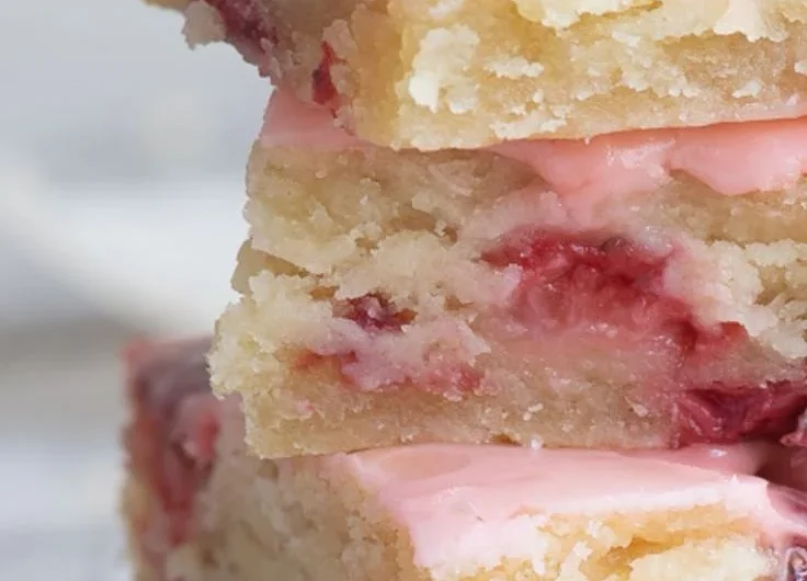 Fresh and tasty strawberry bars ready to enjoy